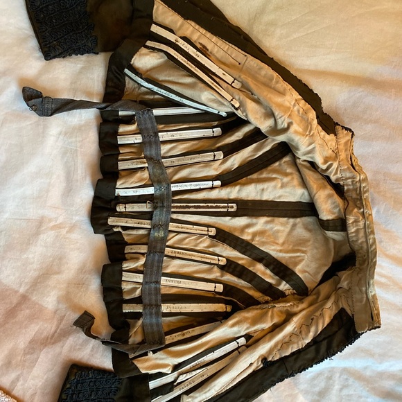 Elegant Olive Green Women's Jacket - Picture 2 of 4